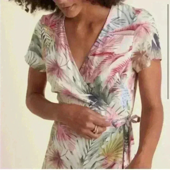 Marine Layer Emlyn Floral Wrap Midi Dress in tropical palm leaf print sz small - Picture 3 of 9